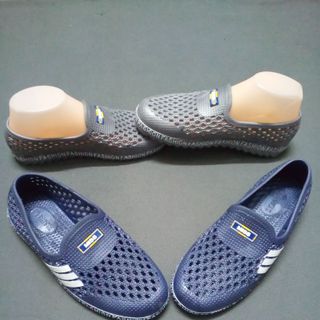 GIÀY NHỰA ĐI MƯA