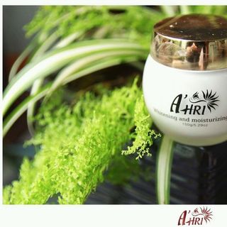 Kem Dưỡng Trắng Body AHRI