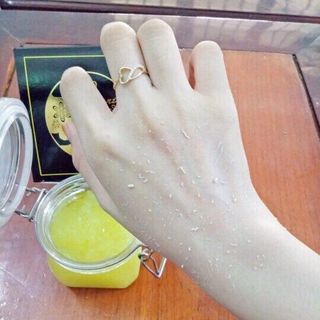 Tẩy tế bào chết chanh dây mật ong