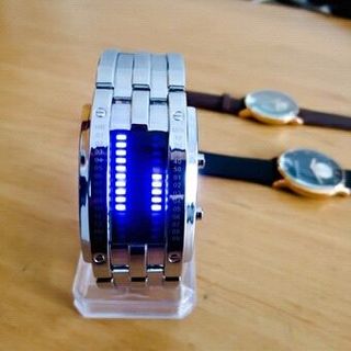 Đồng hồ LED phong cách quân đội -LED002