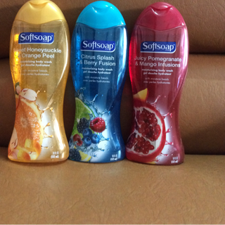 sữa tắm của mỹ SOfTSOAP 532ml