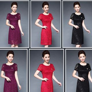 Đầm ren dự tiệc Cherry đỏ đính phụ kiện cài áo thời trang