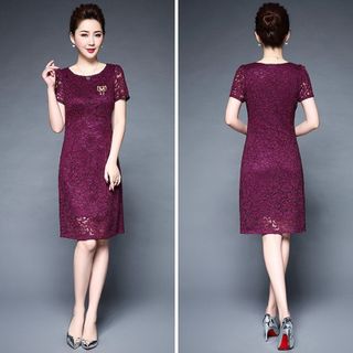 Đầm ren dự tiệc Cherry đen đính phụ kiện cài áo thời trang