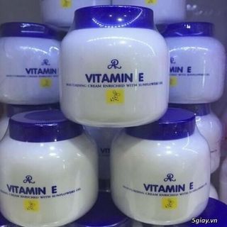 kem dưỡng ẩm vitamin E Aron