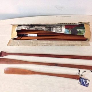Cây xỏ giày cây gãi lưng bằng gỗ