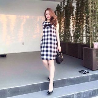 Đầm sọc ô đen