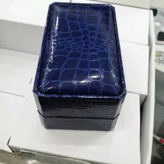hộp đựng đồng hồ đeo tay