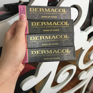 kem che khuyết điểm dermacol