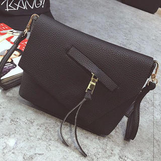 TÚI ĐEO CHÉO NẮP LỆCH