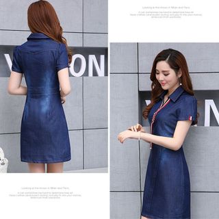 Đầm Jean Suông Cổ Sơ Mi Phối Phụ Kiện