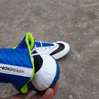 Giày Bóng Đá Giá rẽ