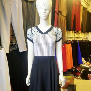 Váy sọc kẻ