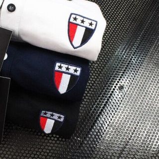 áo thun in thêu cổ