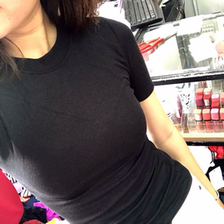 Áo thun fom body nữ
