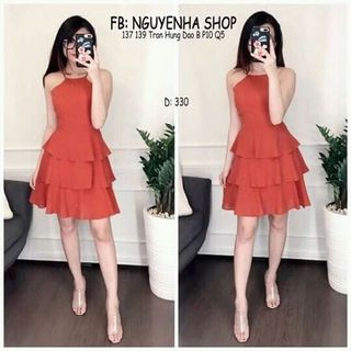 Váy cổ yếm 3 tầng