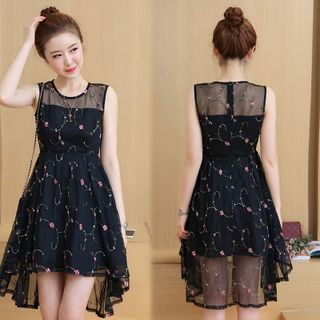 Đầm Amy Đen Đuôi Tôm Ren Hoa