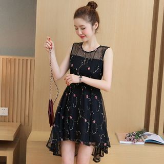 Đầm Amy Đen Đuôi Tôm Ren Hoa