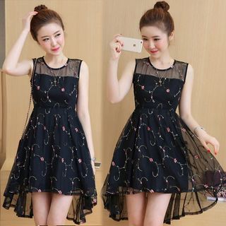 Đầm Amy Đen Đuôi Tôm Ren Hoa