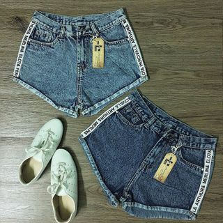 Short jean sọc trắng