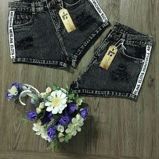 Short jean sọc trắng