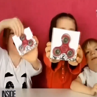 CON QUAY FIDGET-SPINNER TUYẾT MAI