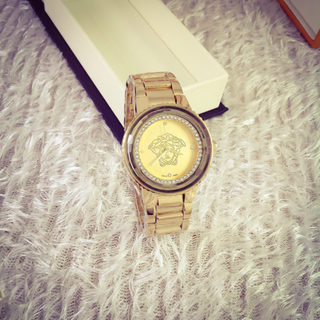 đòng hồ versacecece