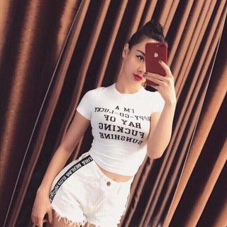 Short trắng sọc đen