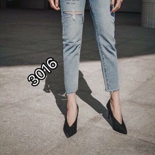 Baggy thêu chữ rách