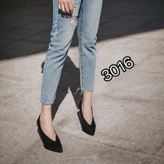Baggy thêu chữ rách