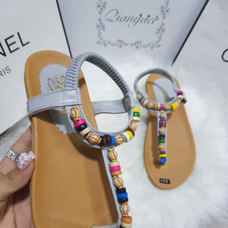 sandal xỏ ngón