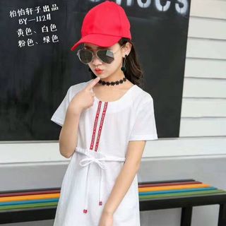 Vay trơn kẻ sọc trước ngực