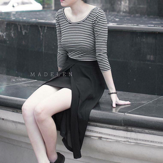 Chân váy xẻ