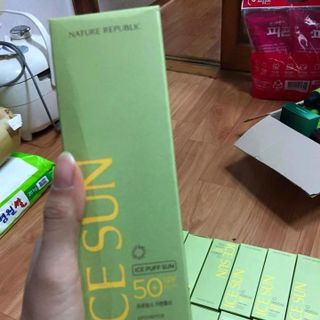 Kem chống nắng làm lạnh da NATURE REPUBLIC ICE PUFF SUN SPF50 PA