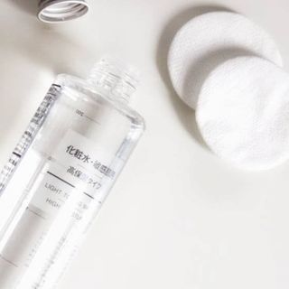 Nước hoa hồng Muji Light Toning Water High Moisture