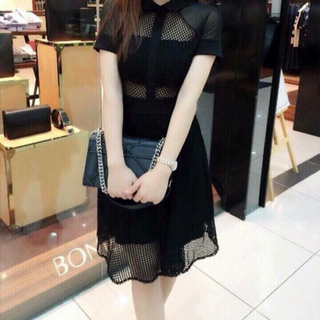 đầm xoè tay con phối lưới