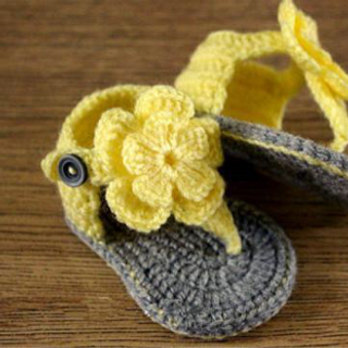 dép tập đi cho bé gái