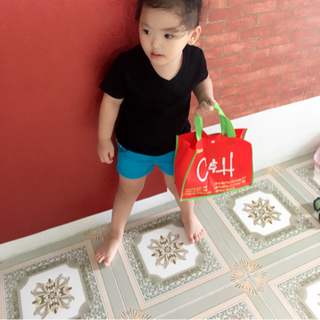 Áo thun trơn cổ tim