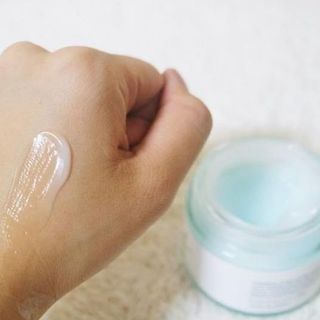 Kem dưỡng da tổ yến Aqua Bird’s Nest Energy Cream