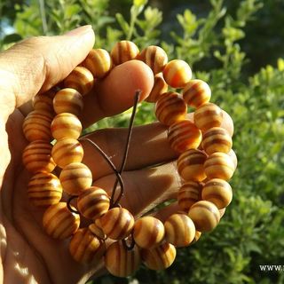 Vòng tay tràng hạt gỗ Huyết long indo