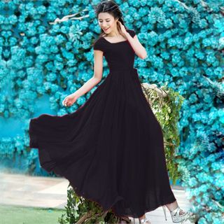Đầm maxi đen cổ vuông Bella có size XL
