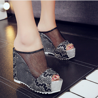 LOẠI I-DÉP ĐẾ XUỒNG PHỐI LƯỚI REN