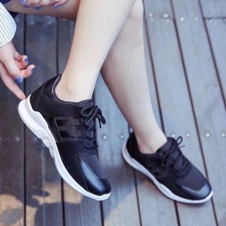 LOẠI I-GIÀY BATA 3 SỌC NỮ XINH