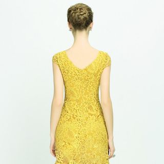 Đầm Ren Đuôi Cá Sunshine Tay Con Vàng
