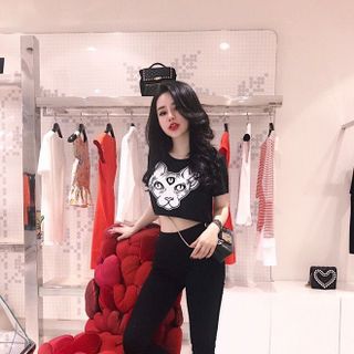 Sét croptop in hình mặt báo cá tính