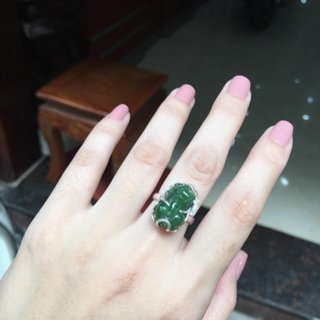 Tì hưu ngọc bích loại tạc nhẫn và mặt dây