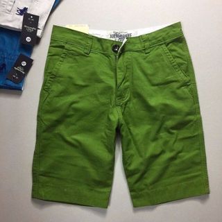 Quần short kaki Levis