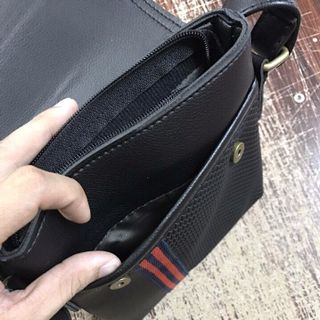 Túi nam đeo chéo nhỏ