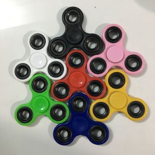 Con quay 3 cánh fidget spinner
