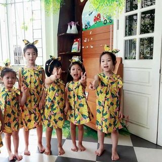 Váy hoa quả bé gái