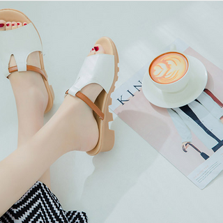 DÉP QUAI NGANG NỮ XINH